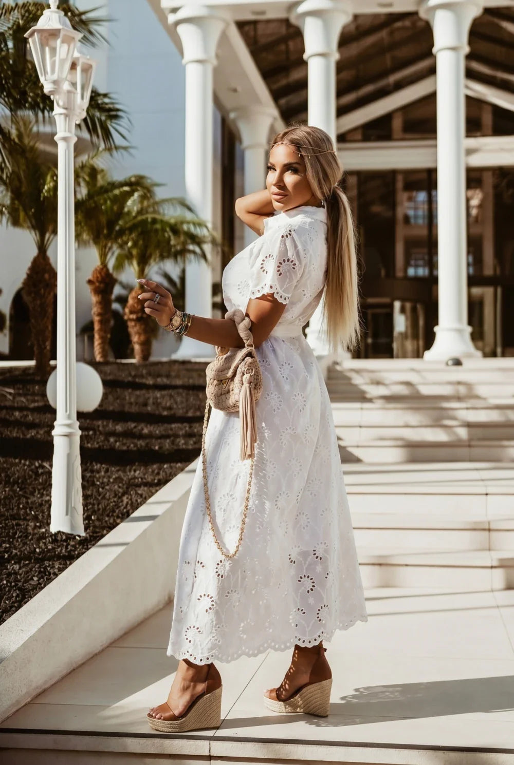 SUKIENKA AŻUROWA BAWEŁNIANA MAXI W STYLU BOHO KORONKOWA Z PASKIEM BIAŁA